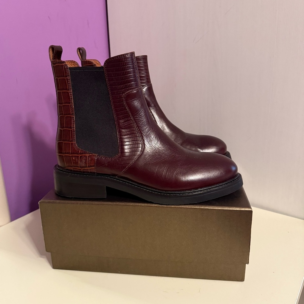 Jeffrey Campbell Edmund Croc Embossed Chelsea Boots. Used but great condition.